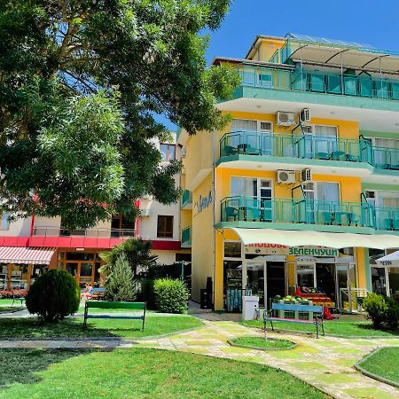 Family Hotel Avenue Kiten  Exteriér fotografie